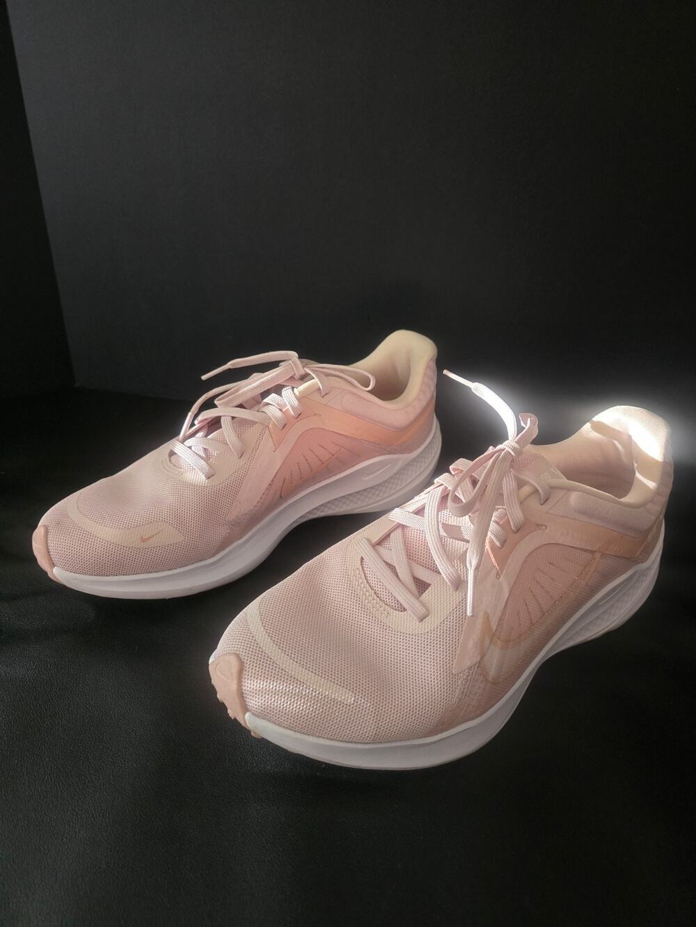 Size 8.5 - Nike Quest 5 Barely Rose W Shoes
